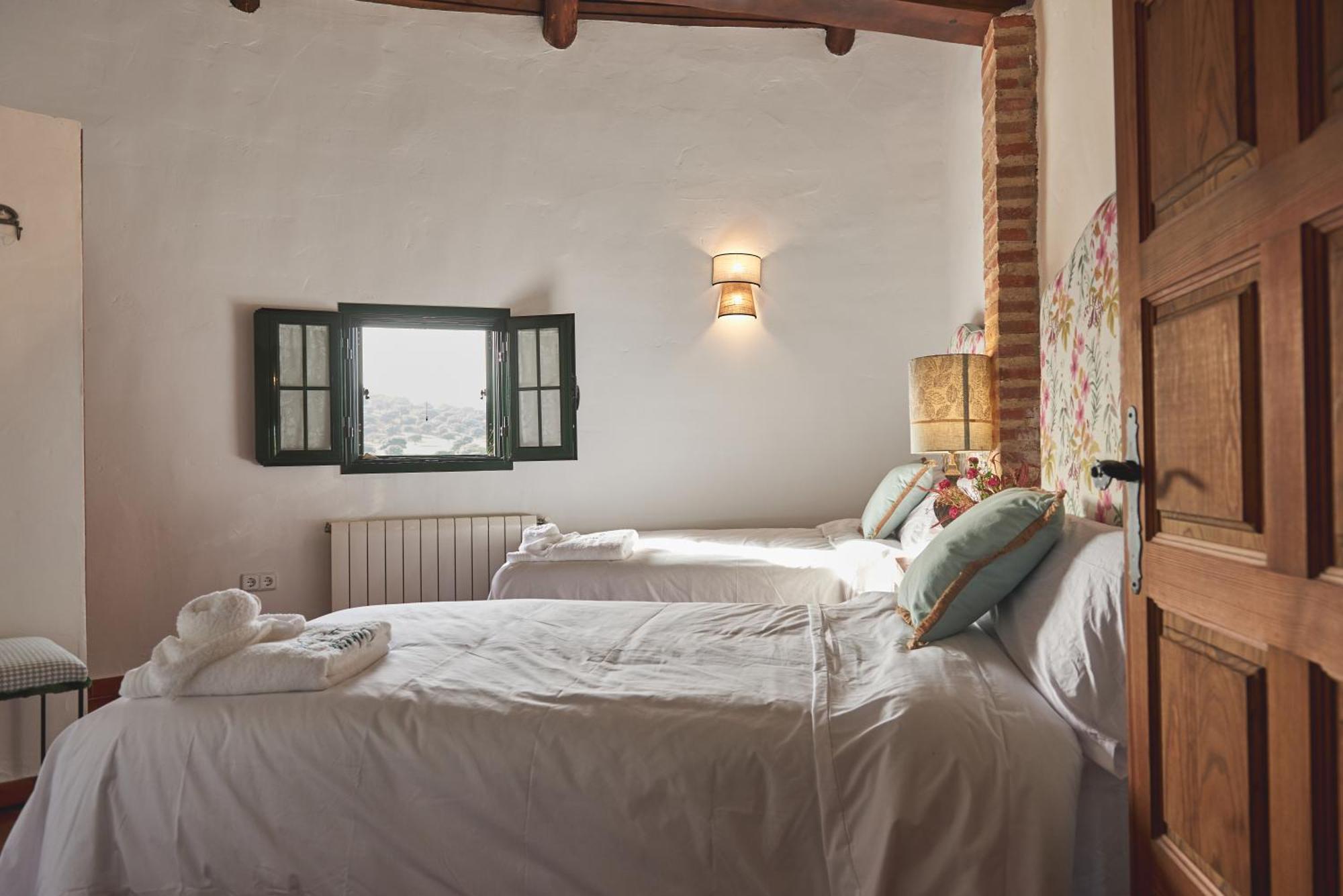 Alojamiento Turistico- Agroturismo Dehesa La Pared Chillon Bagian luar foto